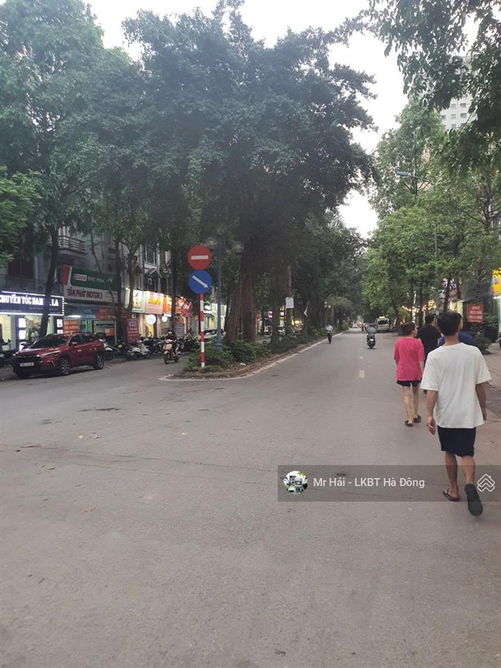 Cần bán nhà 4.5 tầng, diện tích 76m2 mặt tiền 5m vị trí kinh doanh