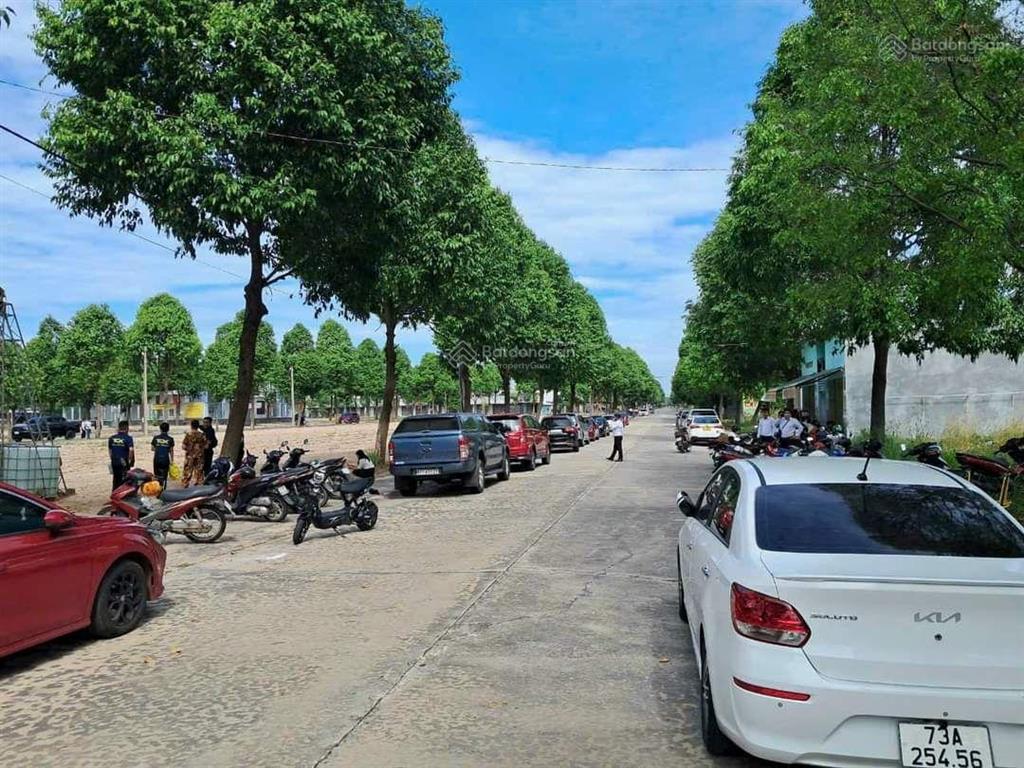 Kẹt tiền bán gấp lô đất đường nc, sau tòa nhà tthc, 1.100 triệu  75m2  sổ sẵn