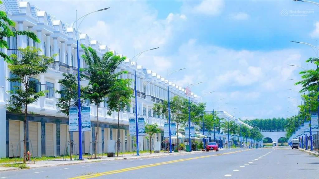 Chính chủ cần bán nhà 1 trệt 2 lầu 2 tỷ200 diện tích 219m2 sử dụng sổ sẵn công chứng ngay