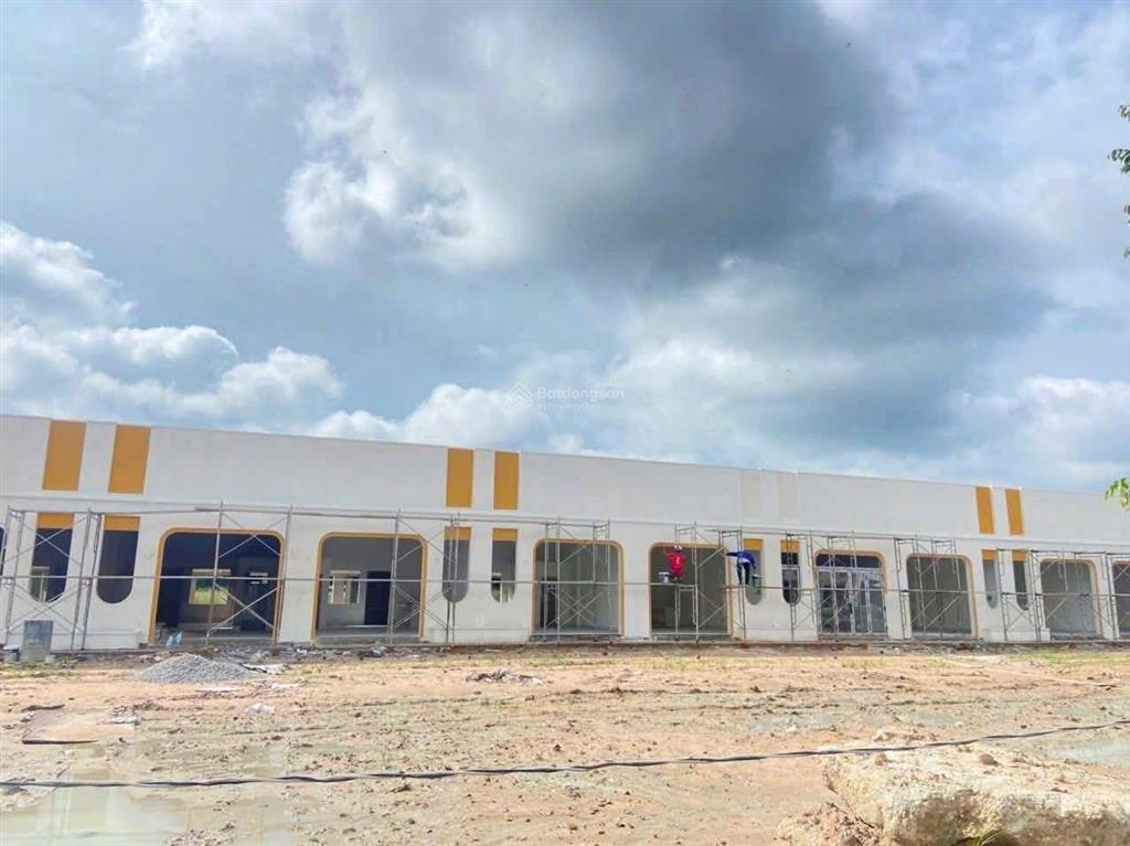 Nhà phố thương mại kdc 5d, ngay chợ, trường thcs lai uyên  dt 150m2  giá 1,75 tỷ bớt tí lộc