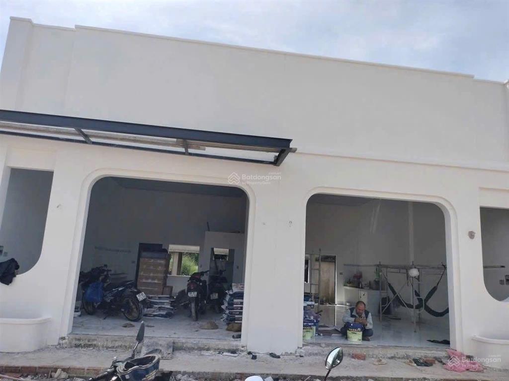 Nhà phố thương mại kdc 5d, ngay chợ, trường thcs lai uyên  dt 150m2  giá 1,75 tỷ bớt tí lộc