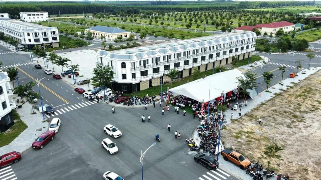 Chủ ngộp bán gấp lô đất 100m2  giá 900tr  shr  hỗ trợ vay 80%