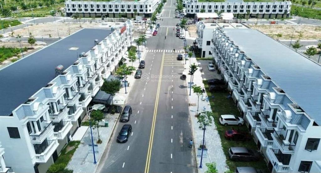 Chủ ngộp bán gấp lô đất 100m2  giá 900tr  shr  hỗ trợ vay 80%