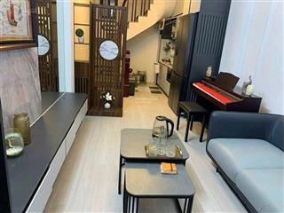 Nhà đẹp đội cấn diện tích 32m, 5 tầng, mặt tiền 3.2m, 8.9 tỷ ba đình