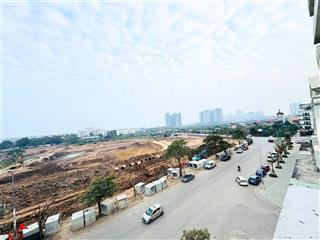 Cho thuê nguyên căn nhà 90m2 / mt 6m / 5 tầng sẵn thang máy mặt phố thuận an, view hồ gia lâm