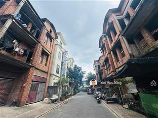 Cần bán nhanh ! căn nhà 4 tầng tại cổ bi, gia lâm 111,8m2, mt 9,39 m nhà thô 200 m2 sàn vị trí đẹp