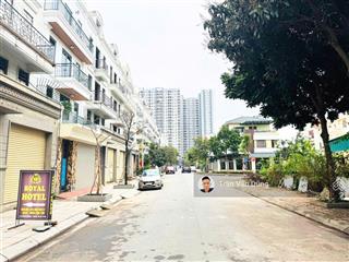 Cc cần bán gấp nhà liền kề 90m2/mt 6m/450m2 sàn trung tâm trâu quỳ gia lâm dự án thuận an hải phát