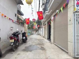 Nhà mặt ngõ thông xe 3 gác, 38m2 x 5 tầng, 6 ngủ, gần đh thành đô, ô tô cách 30m, 5,95 tỷ