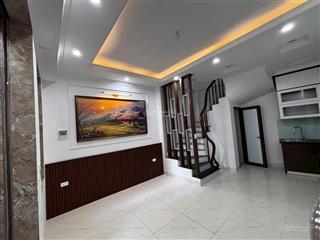 Bán nhà phương canh  nam từ liêm 30 m 5 tầng 4 ngủ chủ ở có lôc để lại toàn bộ nôi thất sịn