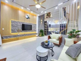 Nhà shr full nội thất tphcm 10p