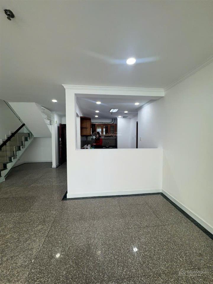 Bán căn hộ penthouse giai việt hoàng anh 856 p5, q8. dt 227m2 3pn 4wc, giá bán 8.5tỷ.  0866 688 ***