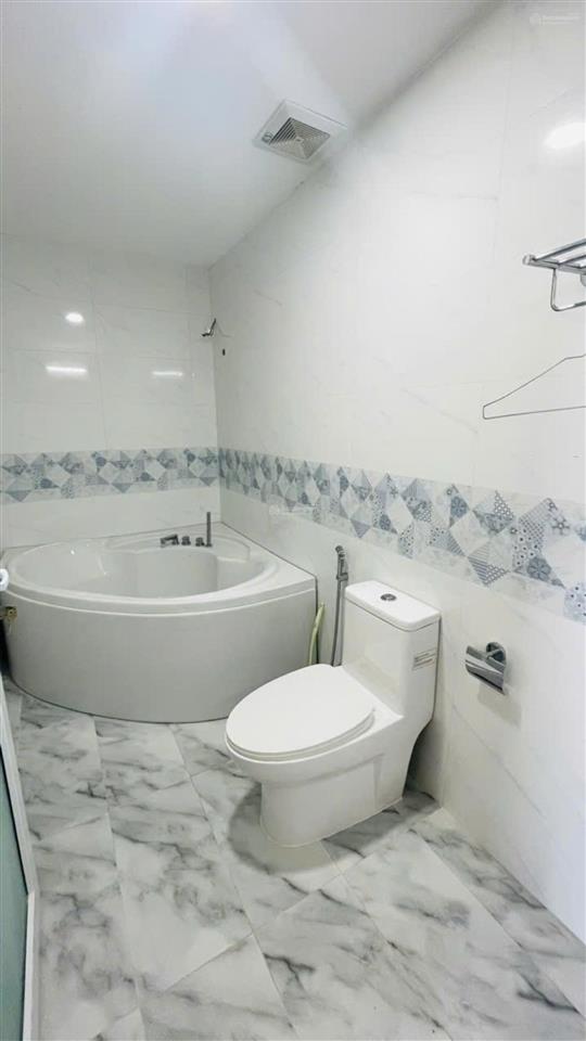 Cần bán ch penthouse sân vườn conic riverside p7, q8. dt 130m2 3pn, 2wc, sh 5,5 tỷ.  0866 688 ***