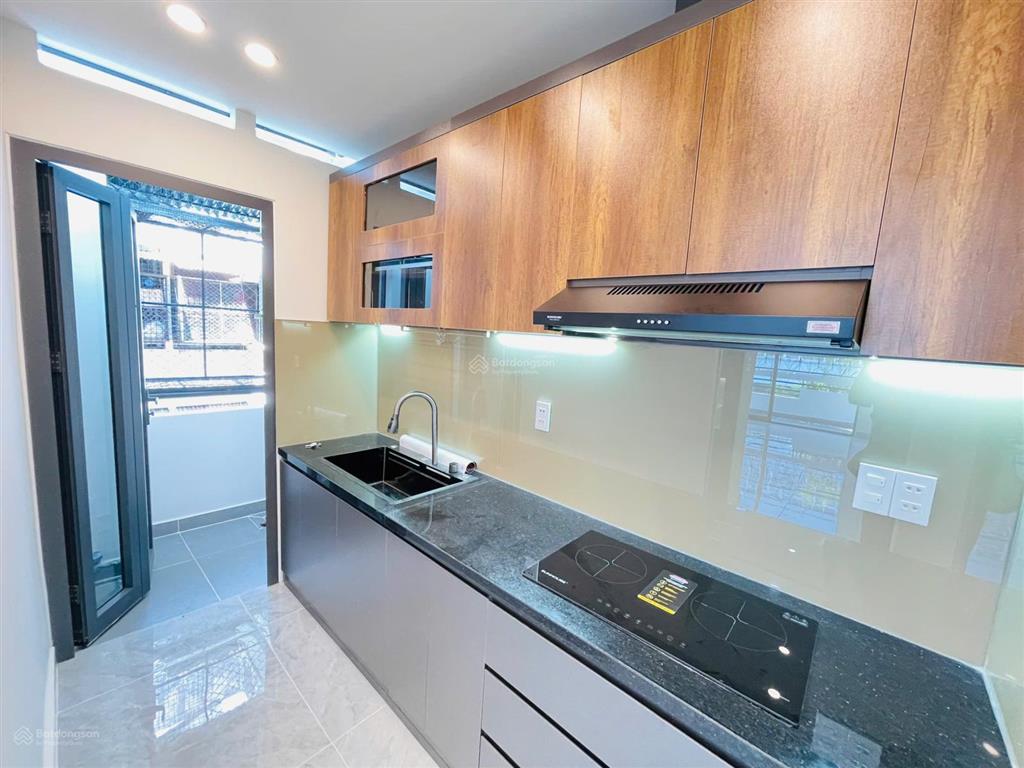 Bán căn hộ hùng vương điện máy q5 dt 63m2,2pn, 1wc, view tản đà, thang bộ giá 2.9 tỷ.  0866 688 ***