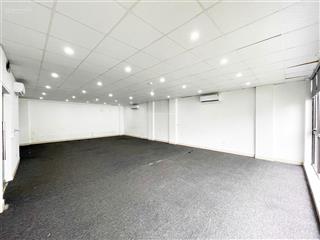 Siêu phẩm! văn phòng 85m2 ở ngõ 140 nguyễn xiển, q. thanh xuân, sẵn rèm, thảm, view kính cực thoáng