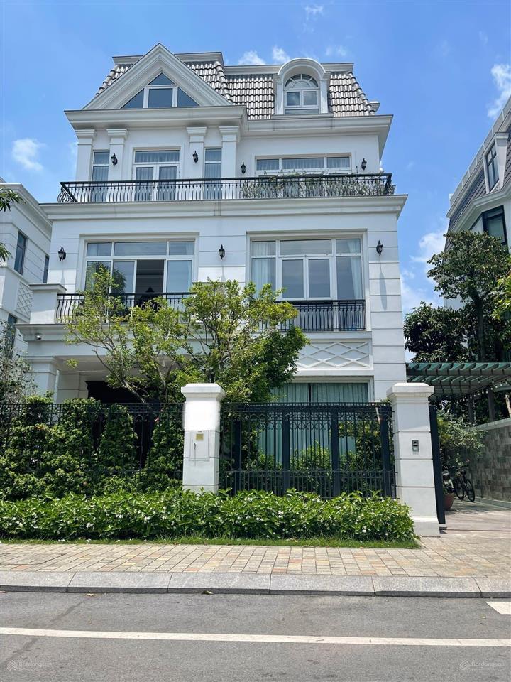 Bán bt đơn lập áp góc view sông to nguyệt quế 02  04, 345m2, sát vườn hoa, trung tâm gần hồ 99 tỷ