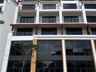 Cho thuê thô nguyên căn townhouse sun cosmo
