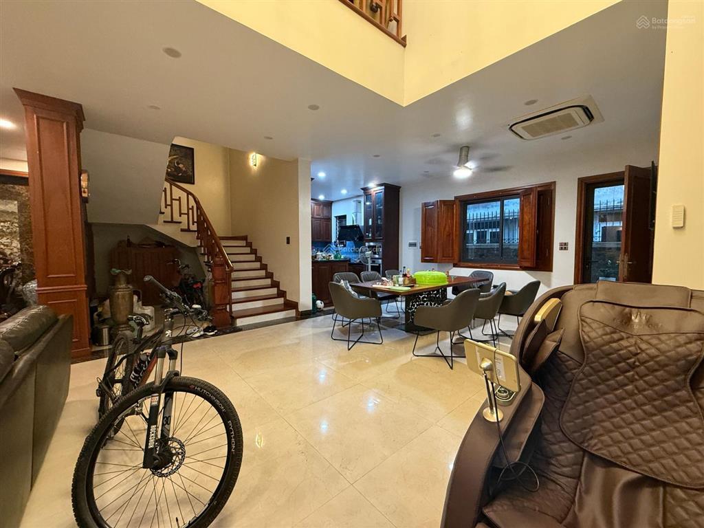 62m2 nhà phùng chí kiên, mặt tiền rộng, thoáng, đường ô tô tránh  sổ vuông, qh đất ở