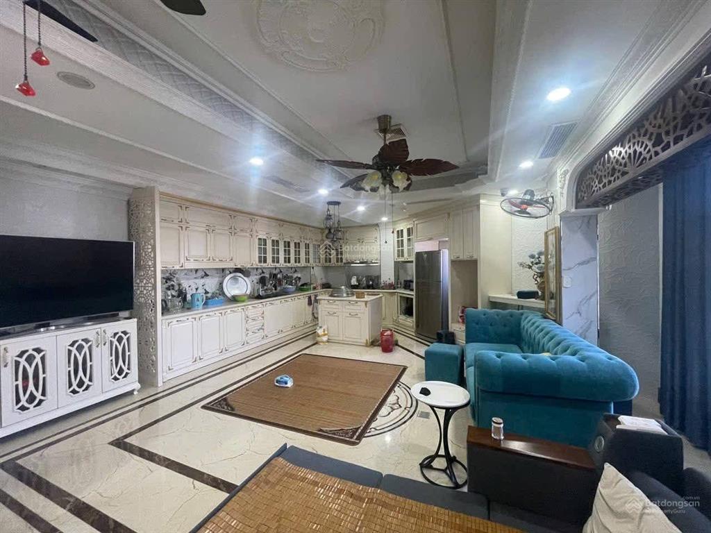 5 tầng đẹp lung linh phùng chí kiên  cầu giấy. dt 56m, ô tô tránh. giá 22 tỉ