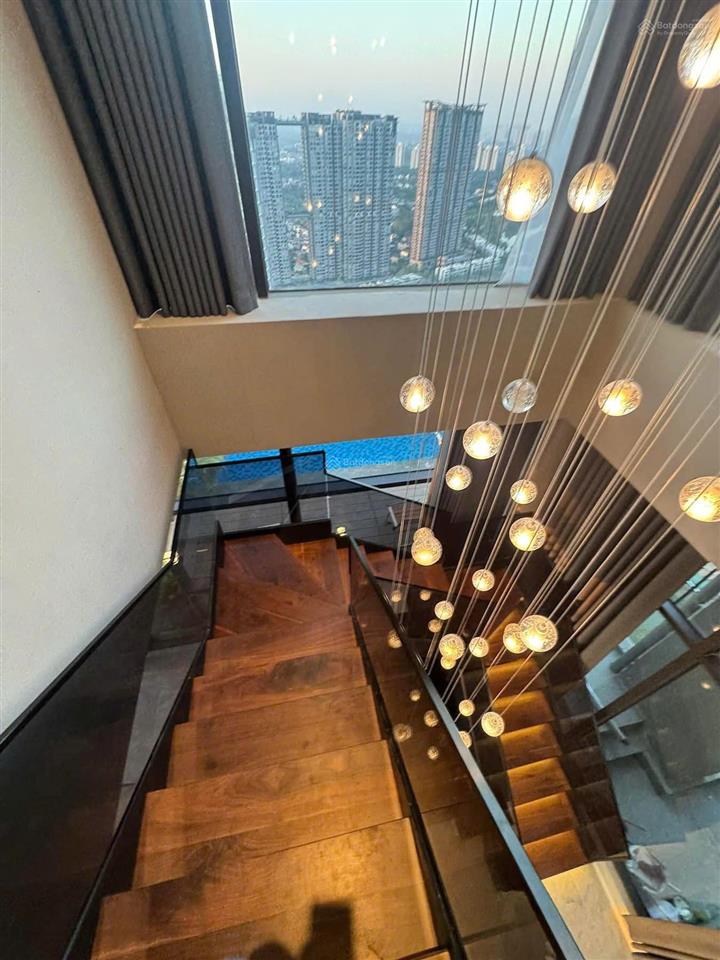 Bán căn penthouse 300m2 tuyệt tác sống trên không  view biệt thự đảo giá tốt nhẩt tại ecopark