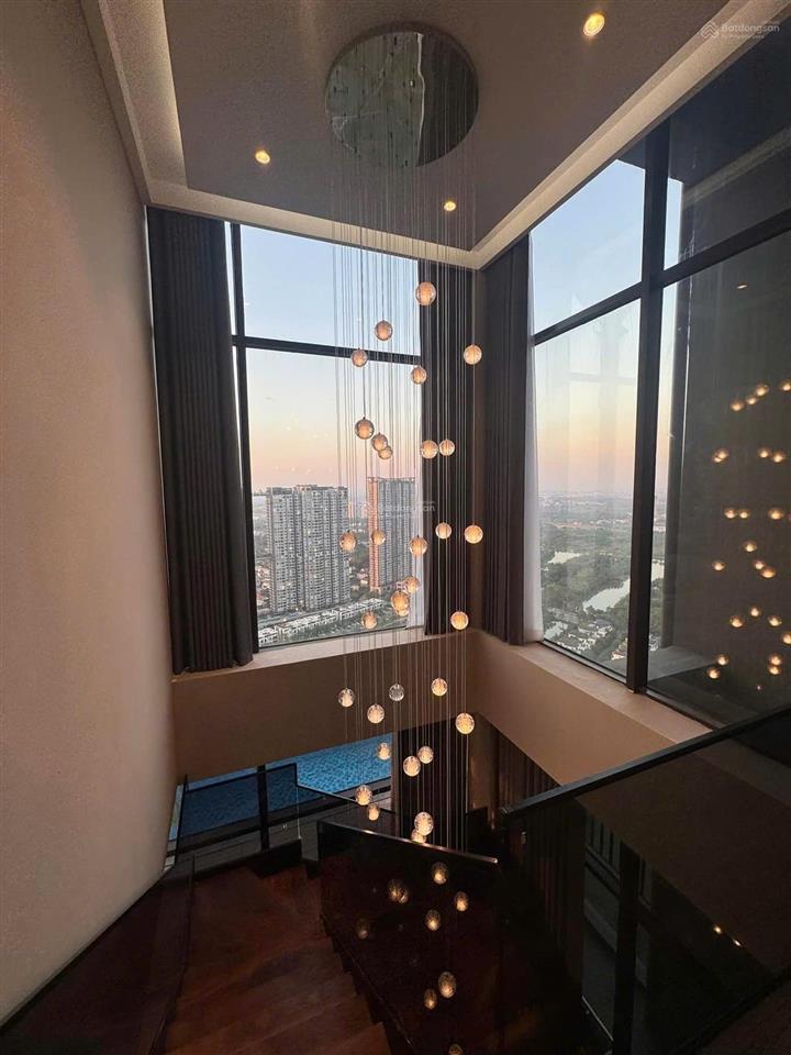 Bán căn penthouse 300m2 tuyệt tác sống trên không  view biệt thự đảo giá tốt nhẩt tại ecopark