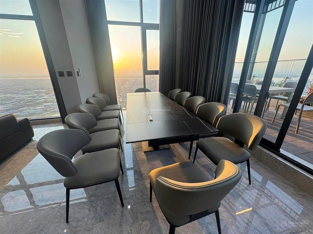 Bán căn penthouse 300m2 tuyệt tác sống trên không  view biệt thự đảo giá tốt nhẩt tại ecopark