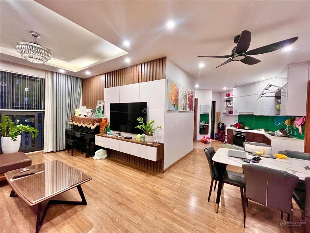Chính chủ cần sang nhượng lại căn hộ 3pn 105m2 tại the emerald ct8 full nội thất giá 6,5 tỷ