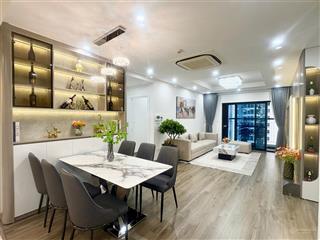 Chính chủ cần bán căn hộ 3pn 2wc 145m2 full nội thất tại star tower giá 10,5 tỷ.  0974 805 ***