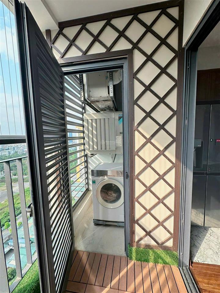 Tôi cần bán căn 96m2 3n2vs tại tòa golden park phạm văn bạch giá công khai 8,5 tỷ có thương lượng