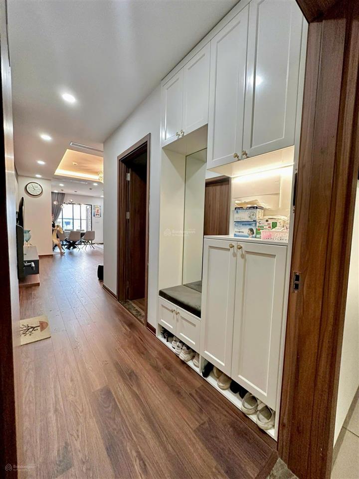 Tôi cần bán căn 96m2 3n2vs tại tòa golden park phạm văn bạch giá công khai 8,5 tỷ có thương lượng