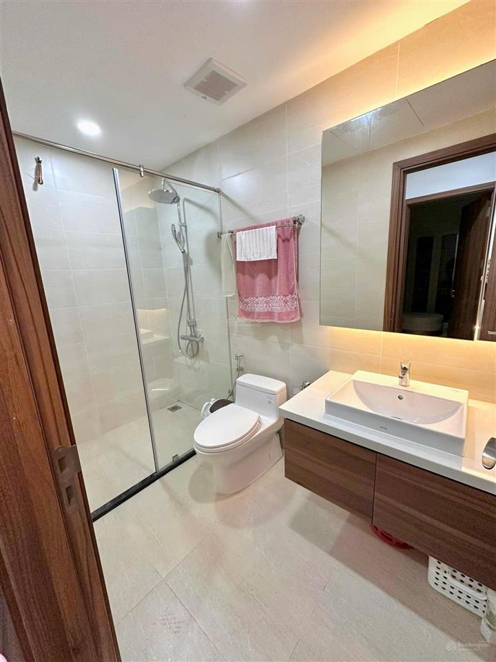 Tôi cần bán căn 96m2 3n2vs tại tòa golden park phạm văn bạch giá công khai 8,5 tỷ có thương lượng