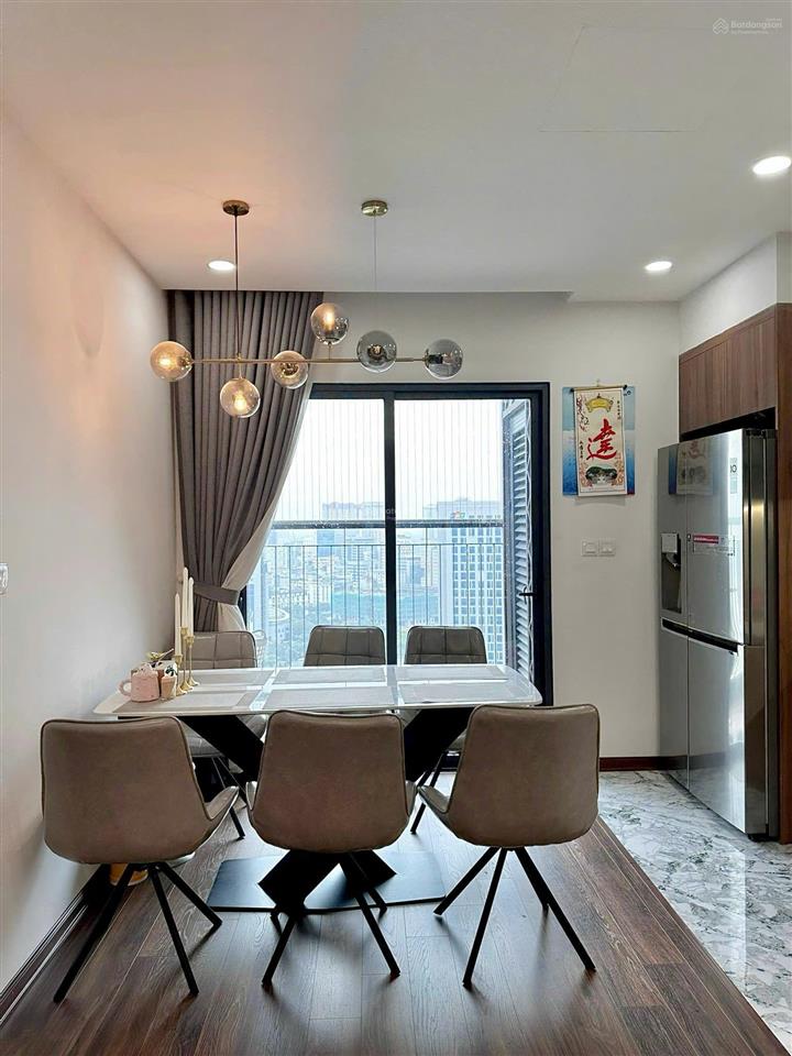 Tôi cần bán căn 96m2 3n2vs tại tòa golden park phạm văn bạch giá công khai 8,5 tỷ có thương lượng