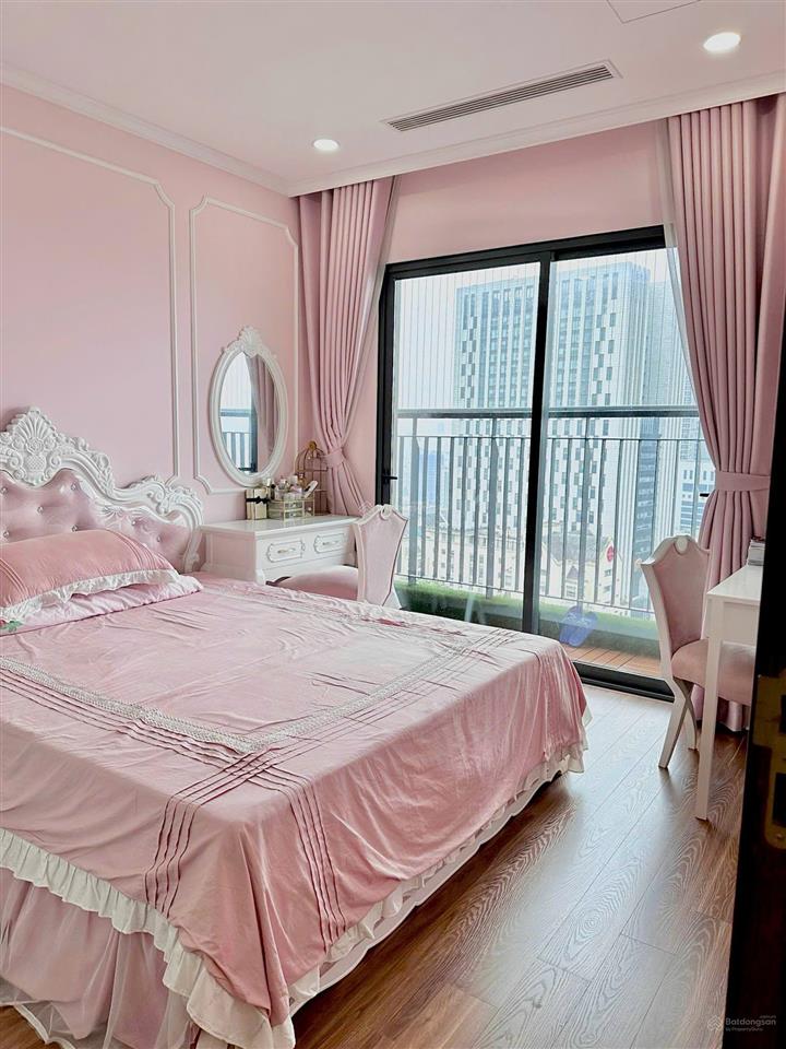 Tôi cần bán căn 96m2 3n2vs tại tòa golden park phạm văn bạch giá công khai 8,5 tỷ có thương lượng