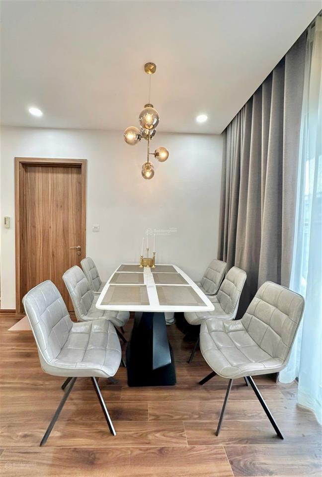 Tôi cần bán căn 96m2 3n2vs tại tòa golden park phạm văn bạch giá công khai 8,5 tỷ có thương lượng