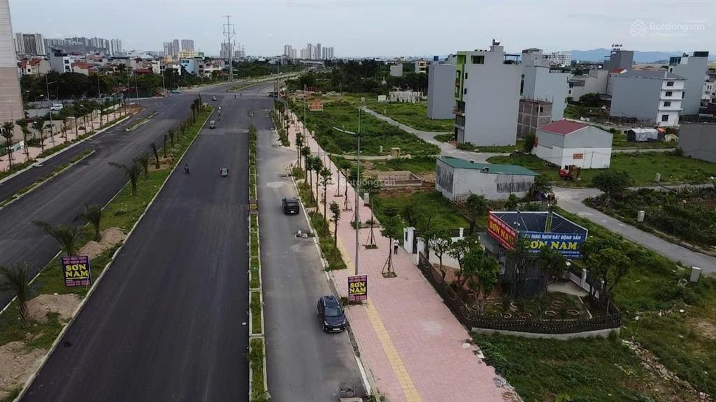 Tôi cần bán căn nhà mặt phố với s 66.6m2 nằm ngay mặt đường trịnh văn bô