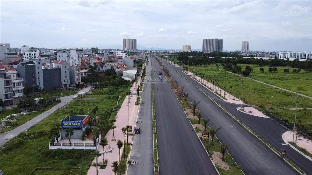 Tôi cần bán căn nhà mặt phố với s 66.6m2 nằm ngay mặt đường trịnh văn bô