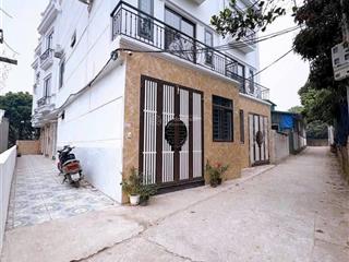 Nhà 3tx45m2, ô tô đậu trc nhà, sát chục chính, vành đai 4, 1km trường c1, c2 xã đông la giá 2,92 tỷ