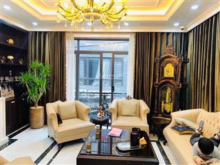 Đỉnh cao an cư  phân lô vip mạc thái tổ  6 tầng, thang máy, nội thất sang, gara oto, sổ a4.