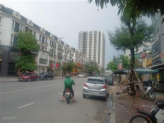 Chính chủ cần bán gấp mảnh đất 2 mặt đường tặng căn nhà 8 trung tâm phố.  0904 711 ***(zalo)