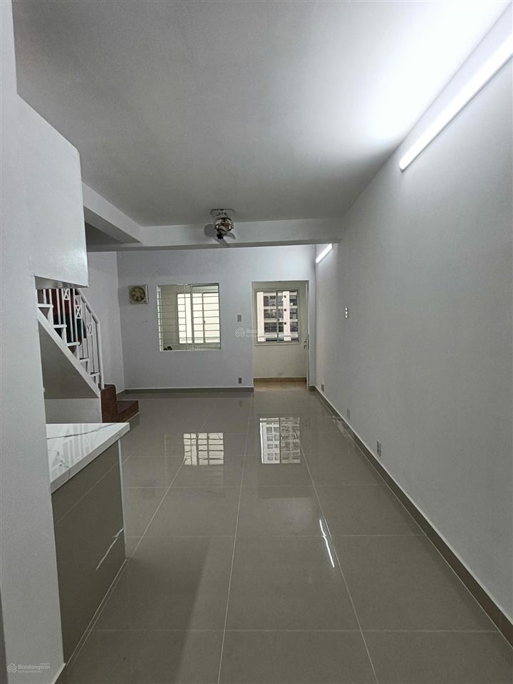 Bán chung cư 52 đường 322 phạm hùng p5 q8 có thang máy dt 50m² nhà sạch đẹp, view thoáng mát.