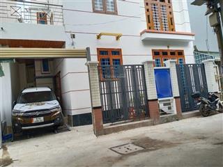 Nhà đẹp  ngang 10m  quận 2  sát đường nguyễn thị định, ô tô đậu trong nhà, gần ubnd tp thủ đức