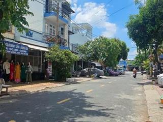 Nhà mặt tiền kinh doanh, gần chợ phước bình, đường 8m, thông ra đỗ xuân hợp chỉ hơn 100m, kế global