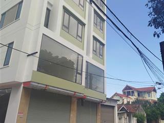 Bán nhà 52.9m2 4 tầng 4,06 tỷ nội thất, xe con đậu cửa, kinh doanh online