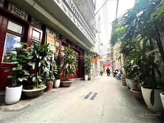 Bán nhà hoàng cầu, đống đa, ngõ nông, gần hồ, view thoáng, dt 41m2 x 4 tầng, giá 6,8 tỷ