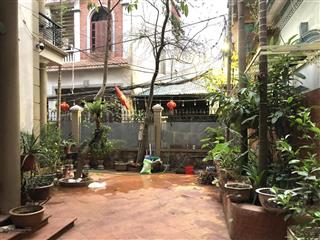 Bán gấp nhà hoàng quốc việt, cầu giấy, d/t 90m2, mt 5m, 10m ô tô, thuê ở. gần ngoại giao đoàn