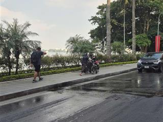 Nhà phố trích sài, lô góc, view hồ tây, tây hồ, 1 nhà ra mặt phố. gara, vỉa hè, d/t 96m2, thuê ở