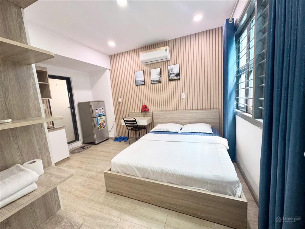 Cho thuê phòng quận 1 giá rẻ, có cửa sổ thoáng, nội thất y hình, gần công viên lê văn tám