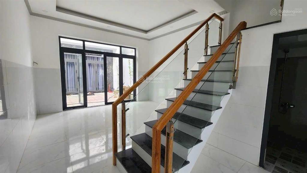 Bán gấp nhà sổ riêng thổ cư nằm trung tâm phường tân triều