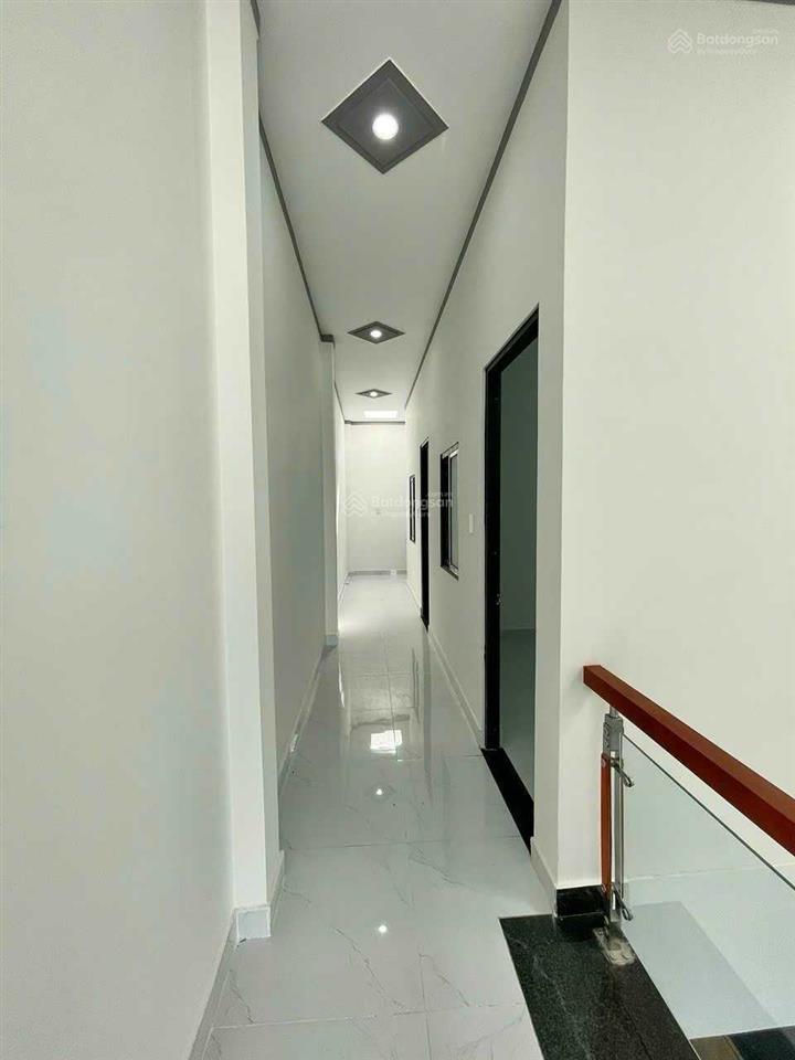 Bán gấp nhà sổ riêng thổ cư nằm trung tâm phường tân triều