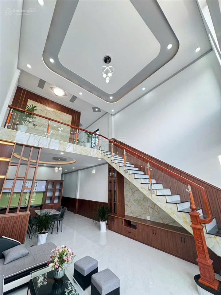 Gia đình tôi chuyển về quê cần bán gấp căn nhà sổ riêng nằm cuối đường huỳnh căn nghệ bửu long