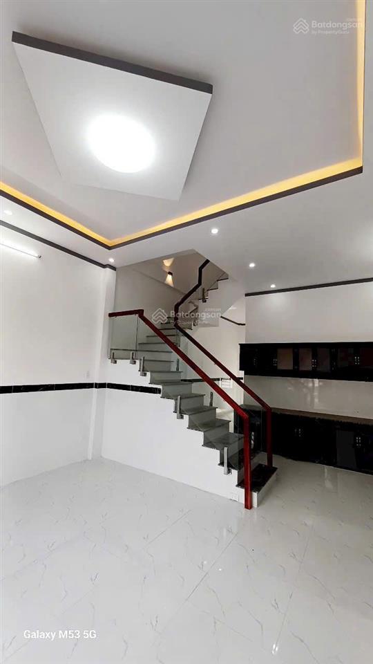 Bán gấp căn nhà 1 trệt 1 lầu nằm ngay trạm thu phí bửu long